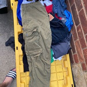 Olive green cargo pants Levi